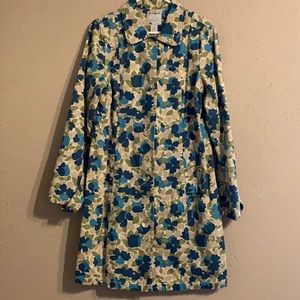 Women’s Large Old Navy Buttoned Up Coat, Flower Print